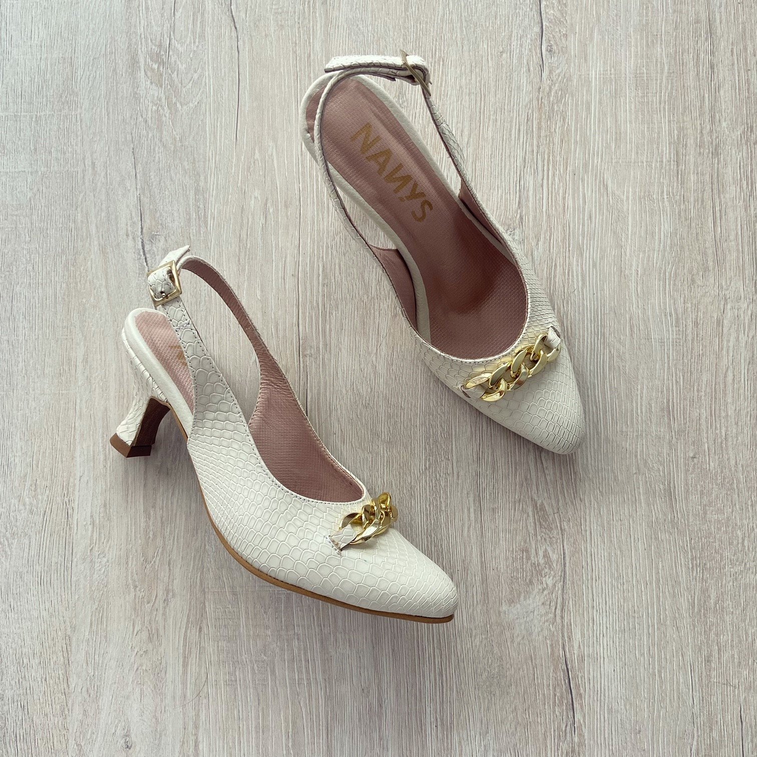 Zapato Talco con herraje en cuero