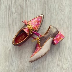 Zapato bolichero fucsia con naranja en cuero