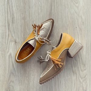 Zapato bolichero taupe con mostaza en cuero