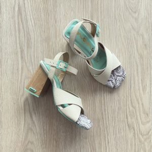 Sandalias talco en cuero con verde menta