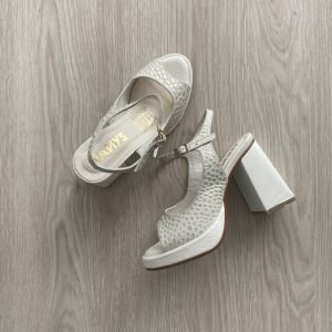 Sandalias talco en cuero con plataforma