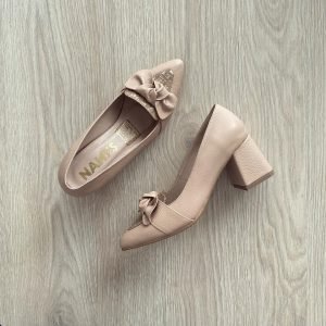 Zapato palo rosa en cuero con moño