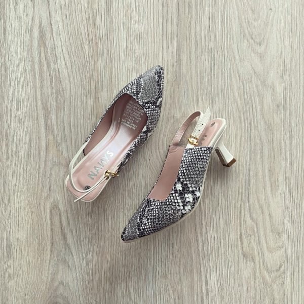 Zapatos gris en cuero tipo folia