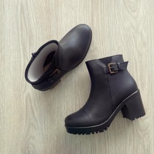 Botines negros en cuero con suela alta