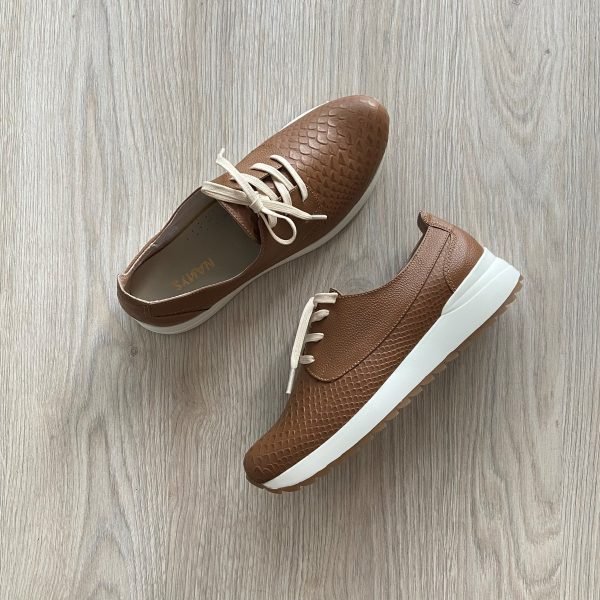 Tenis miel en cuero tipo folia y liso