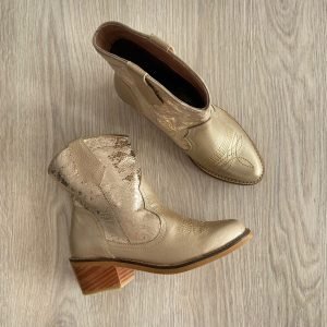 Botas texanas doradas en cuero