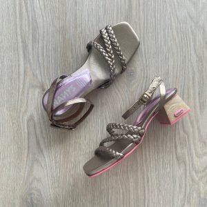 Sandalias bajitas bronce en cuero