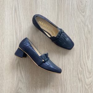 Zapatos azules en cuero de punta cuadrada