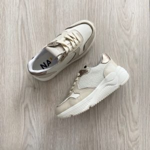 Tenis talco, taupe y bronce en cuero