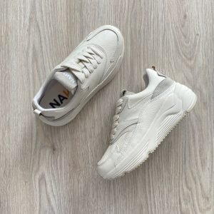 Tenis talco en cuero con charol