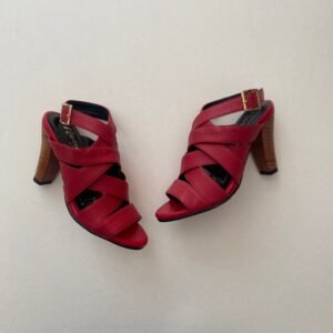 Sandalias rojas en  cuero