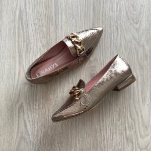 Zapato bronce en cuero