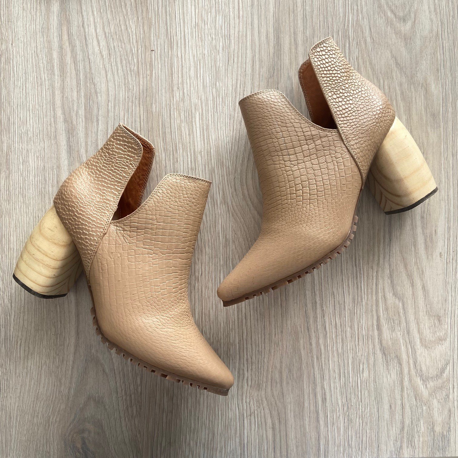 Botines capuchino en cuero - Imagen 4