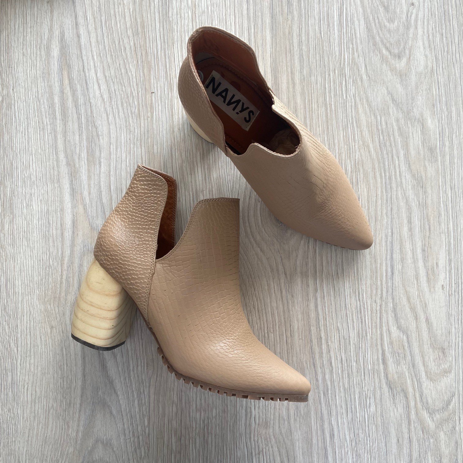 Botines capuchino en cuero - Imagen 3