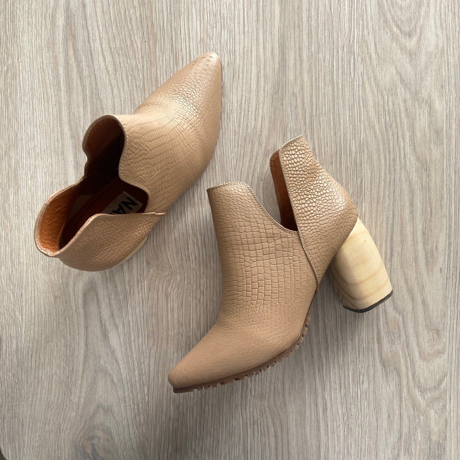 Botines capuchino en cuero