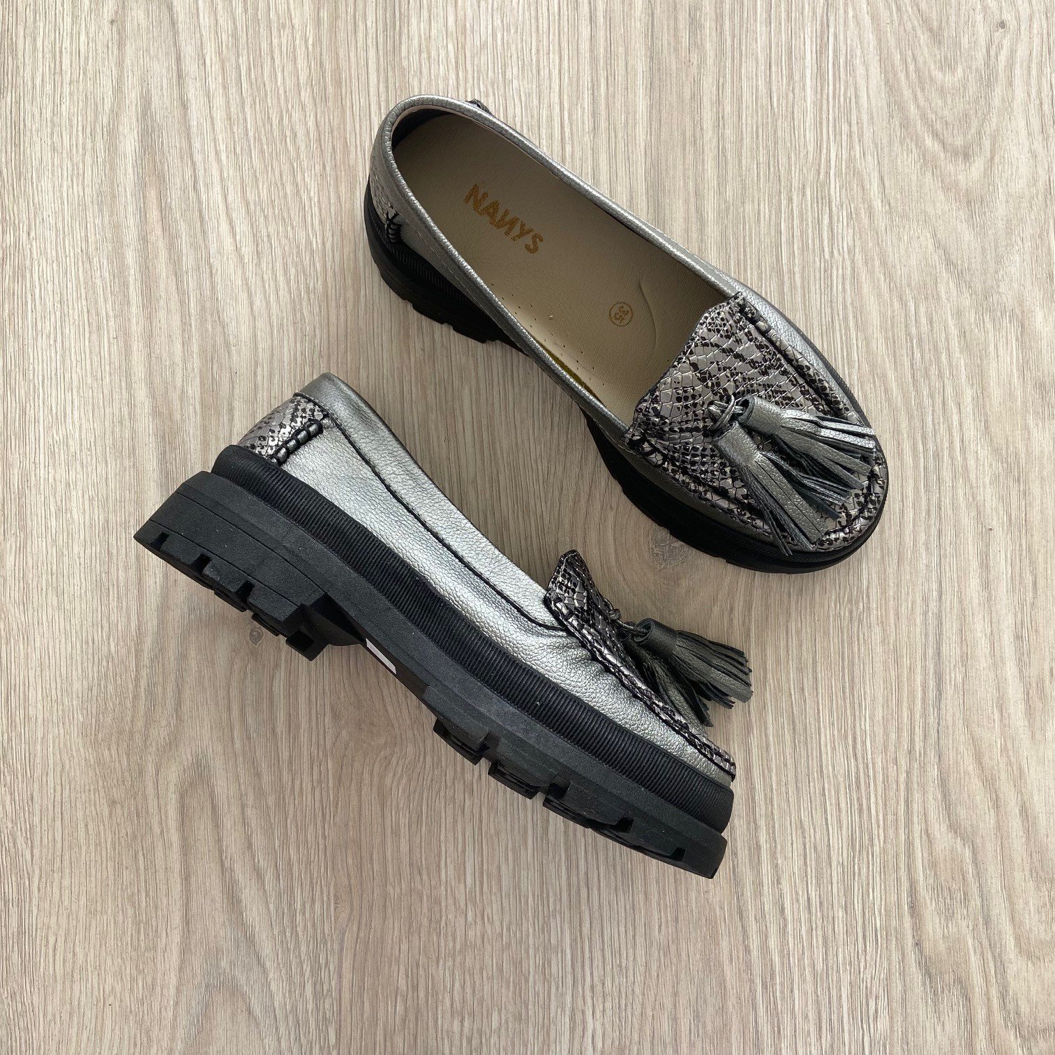 Mocasines caño fusil en cuero con suela alta - Imagen 2