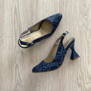 Zapatos azules en cuero tipo folia