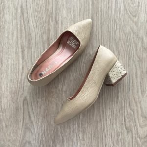 Zapato clásico taupe en cuero
