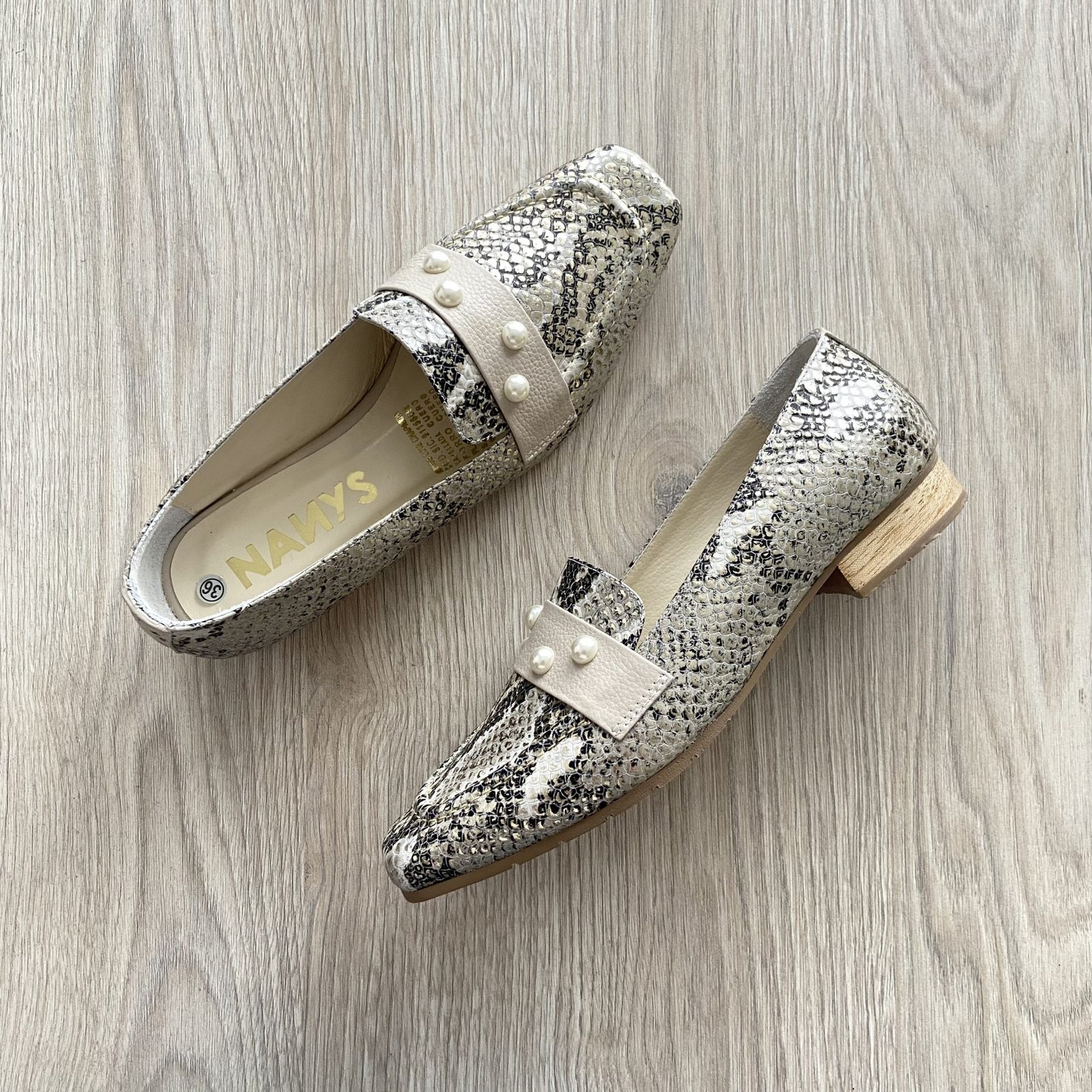 Baletas en cuero tipo folia con punta cuadrada