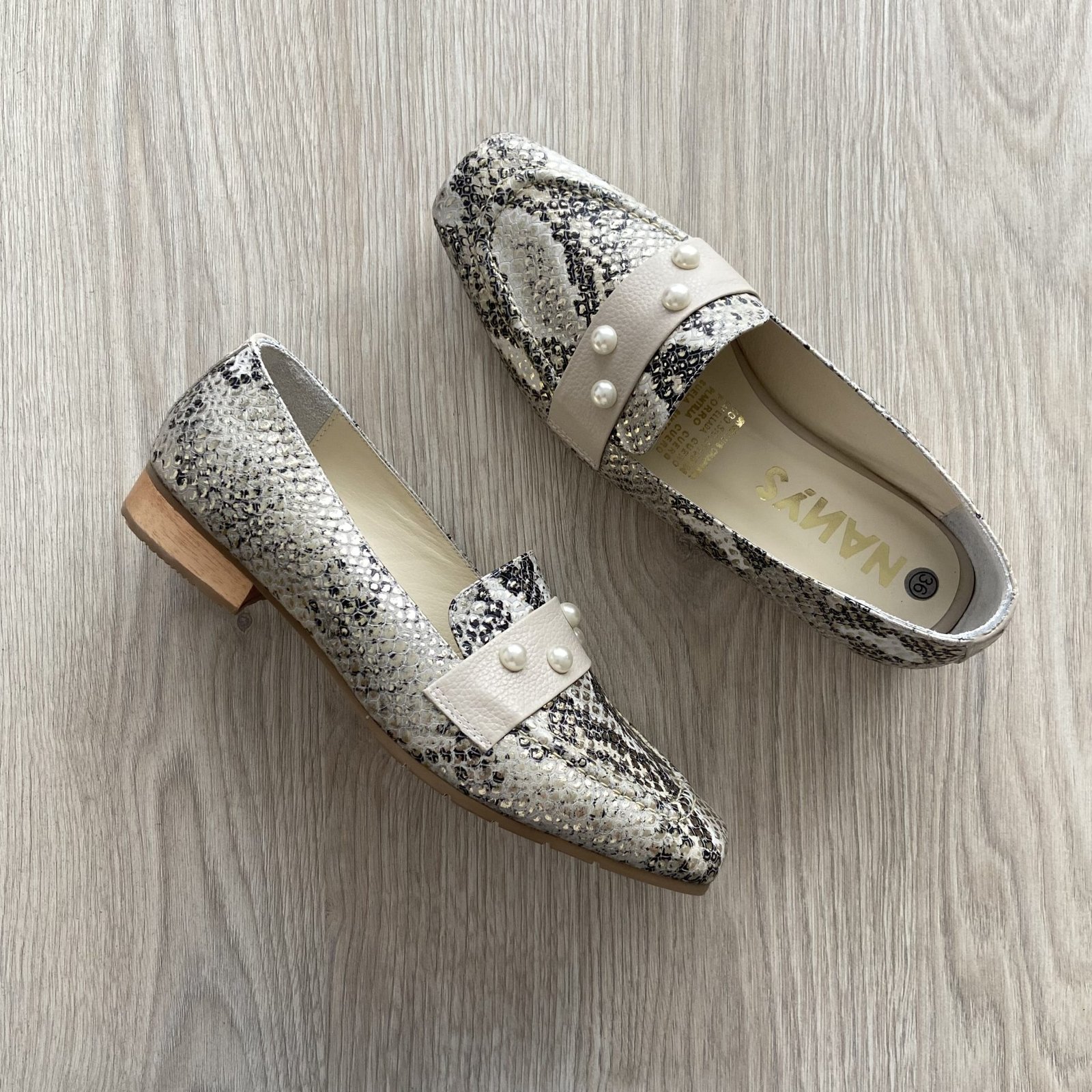 Baletas en cuero tipo folia con punta cuadrada - Imagen 3