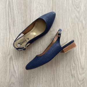 Zapatos bajitos azules en cuero