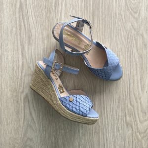 Sandalias azul hortensia en cuero con plataforma en yute