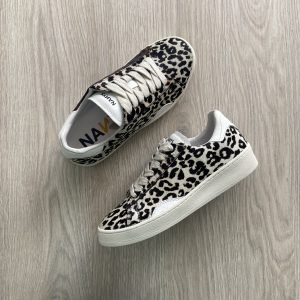 Tenis animal print con diferentes pintas en cuero peludo