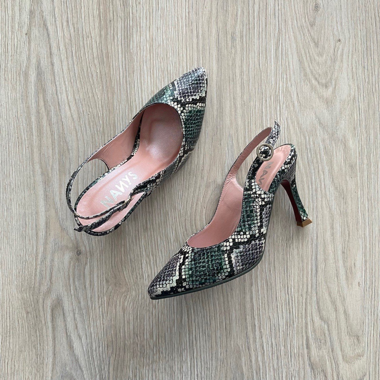 Zapatos verde print en cuero