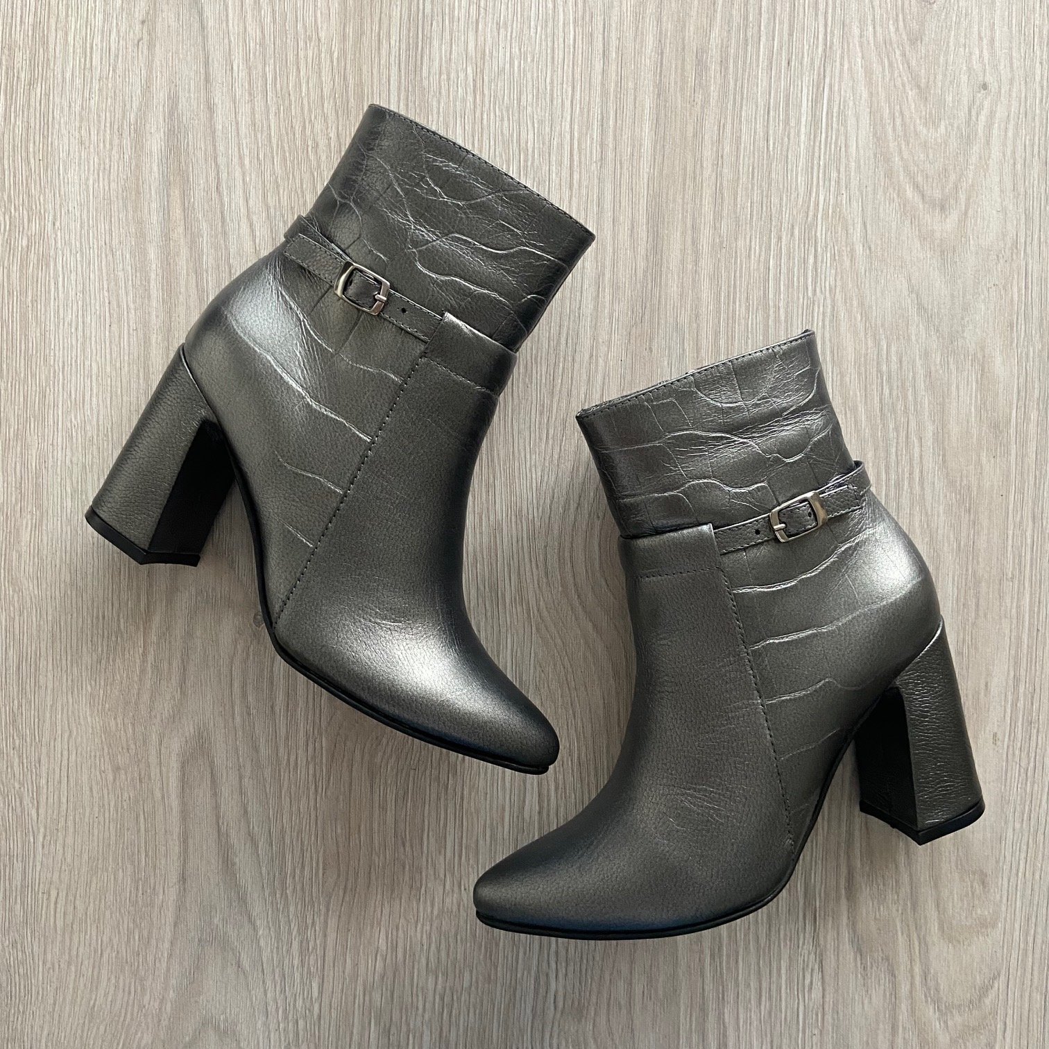 Botines metalizado fosil en cuero - Imagen 3