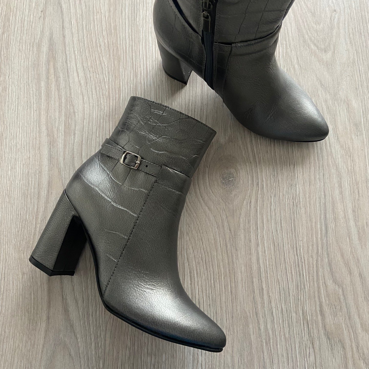 Botines metalizado fosil en cuero - Imagen 2