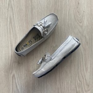 Mocasines plateados en cuero en suela bajita