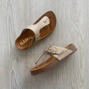 Sandalia taupe en cuero