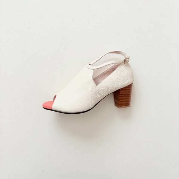 Sandalia talco con salmon en cuero