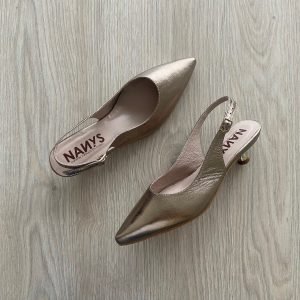 Zapato bajito bronce en cuero