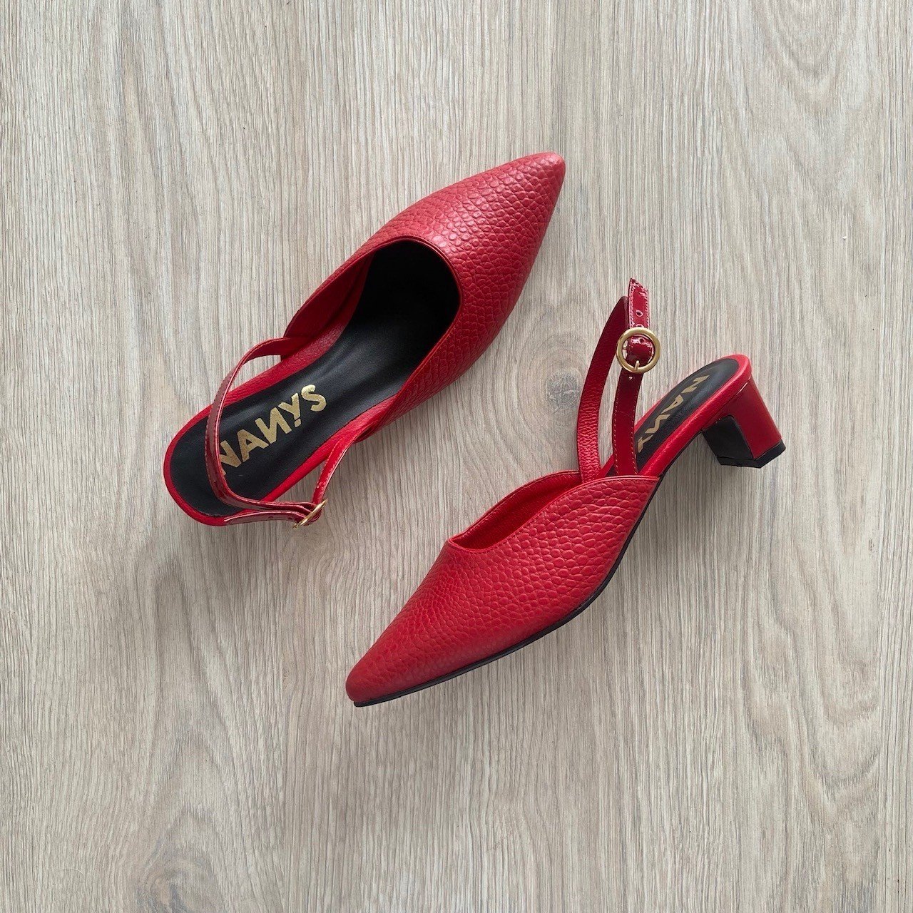 Zapatos rojos en cuero