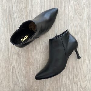 Botines clásicos negros en cuero