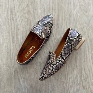 Baleta taupe en cuero tipo folia