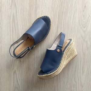 Sandalias azul en cuero con plataforma en yute