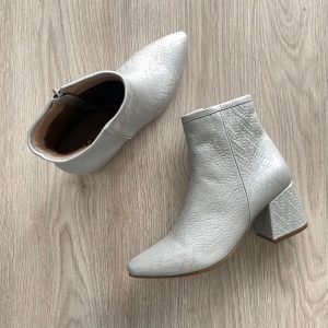Botines plateados en cuero