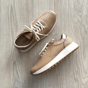 Tenis caqui con dorado en cuero