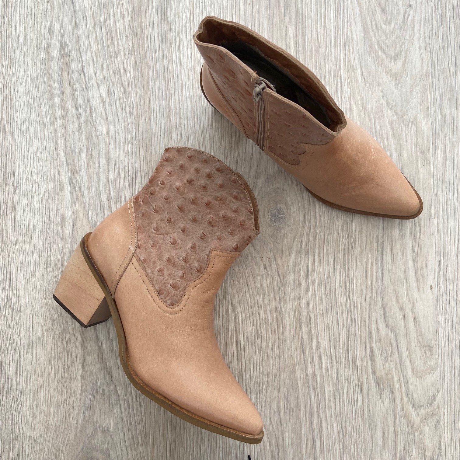 Botines texanos beige en cuero - Imagen 2