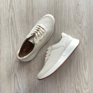 Tenis talco en cuero liso y grabado