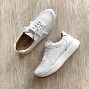 Tenis blanco en cuero liso