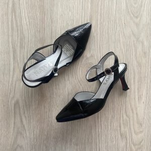 Zapatos negros en cuero tipo charol