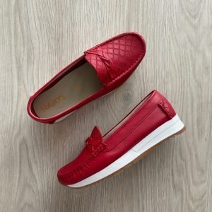 Mocasines rojos con trenza en cuero