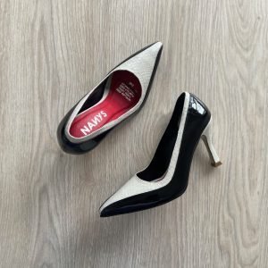 Zapatos negros con blanco en cuero tipo charol