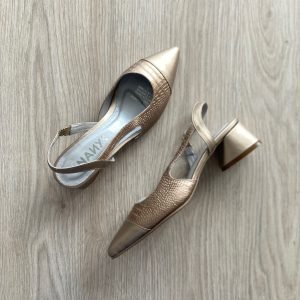 Zapato bronce en cuero