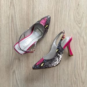 Zapatos en cuero tipo folia de colores