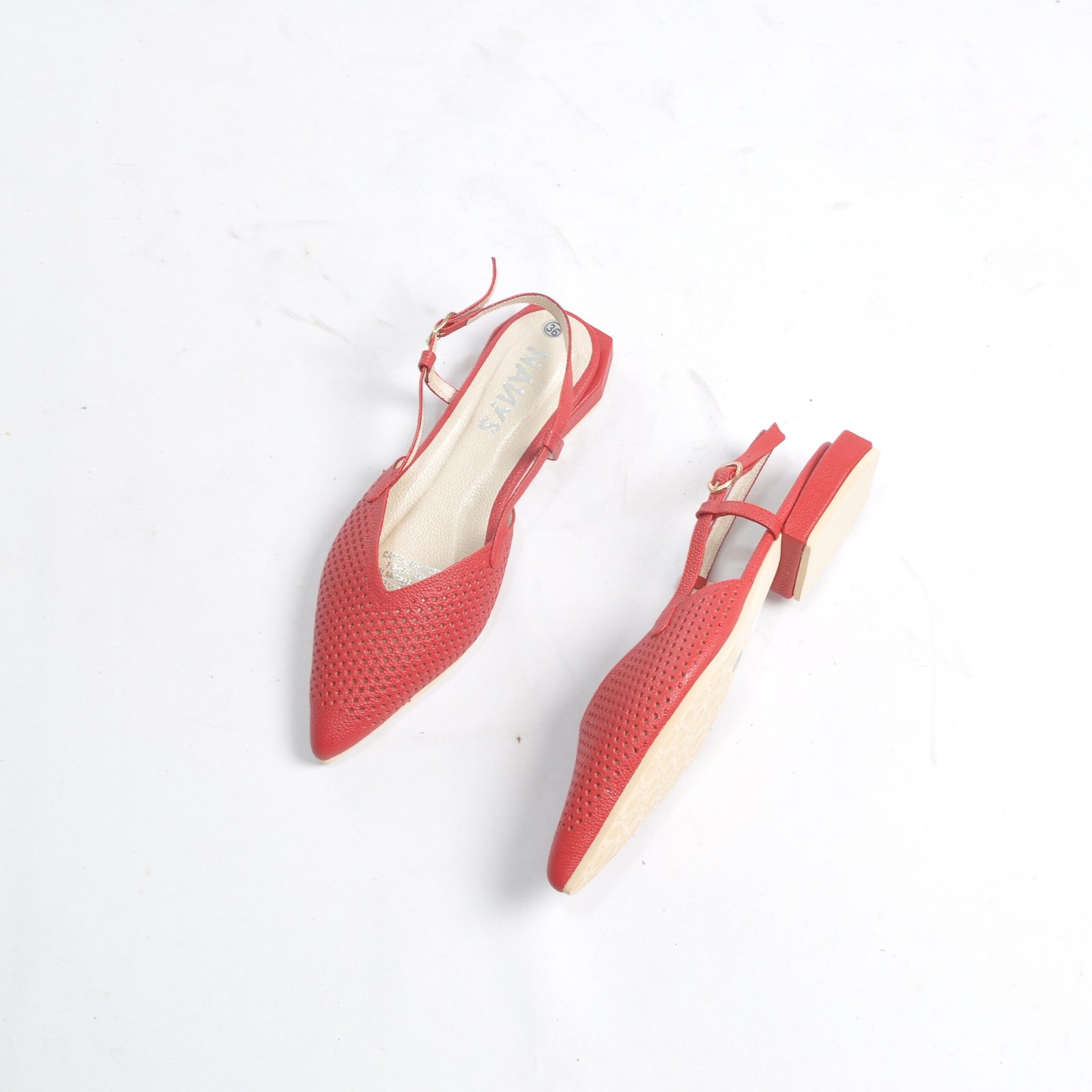 Baletas rojas en cuero perforado - Imagen 2