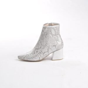 Botines clásicos plateados en cuero tipo folia